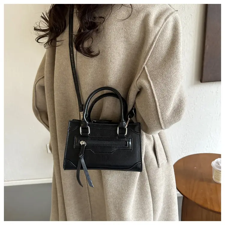 British Style Women's Shoulder Crossbody Bag 2023 New Stitching - Image 8