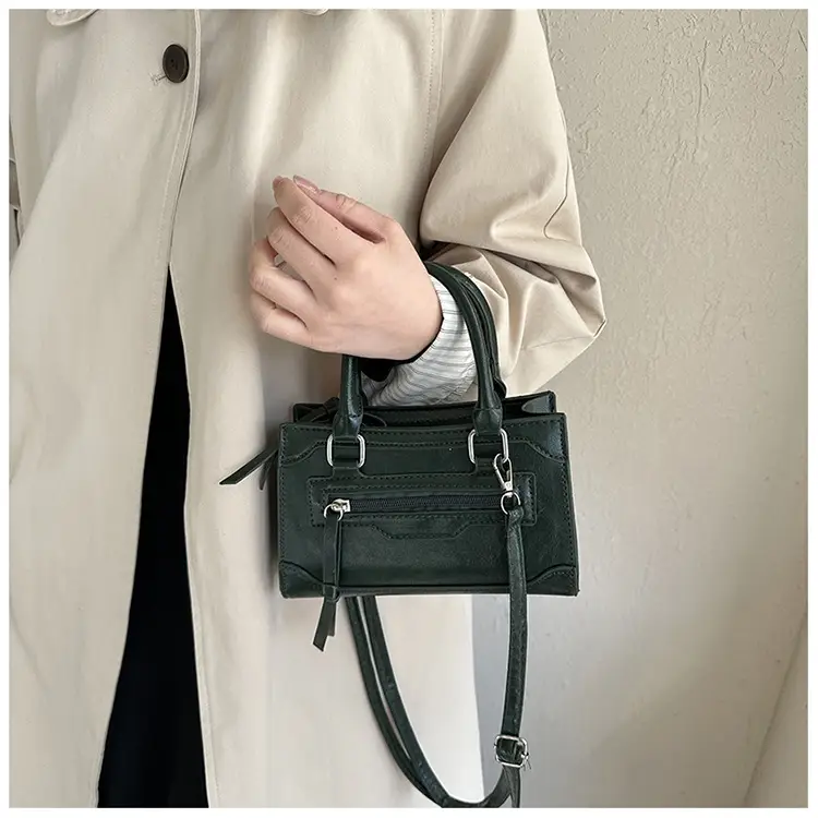 British Style Women's Shoulder Crossbody Bag 2023 New Stitching — feature 10