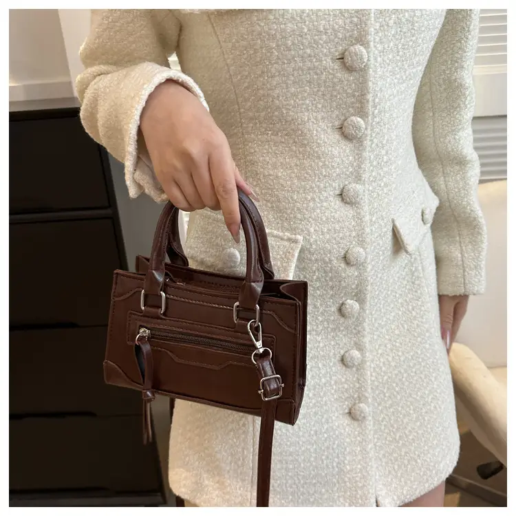 British Style Women's Shoulder Crossbody Bag 2023 New Stitching — feature 20