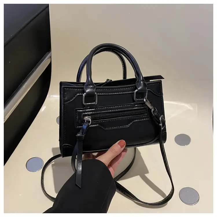 British Style Women's Shoulder Crossbody Bag 2023 New Stitching — feature 25