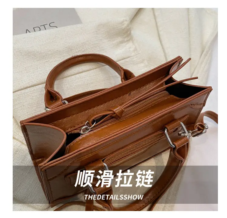 British Style Women's Shoulder Crossbody Bag 2023 New Stitching — feature 6