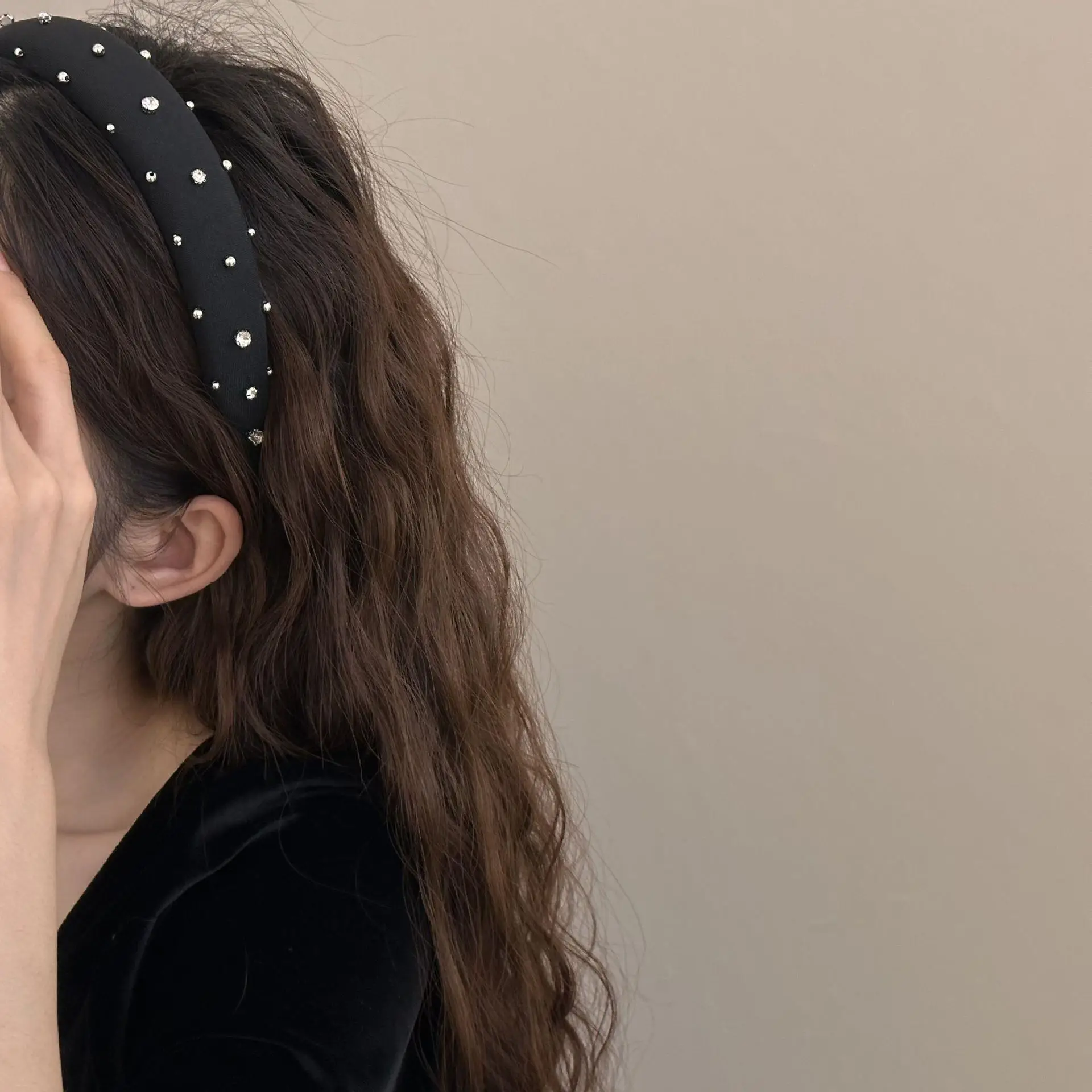 Black Rhinestone Skull Top Headband for Women - Image 5