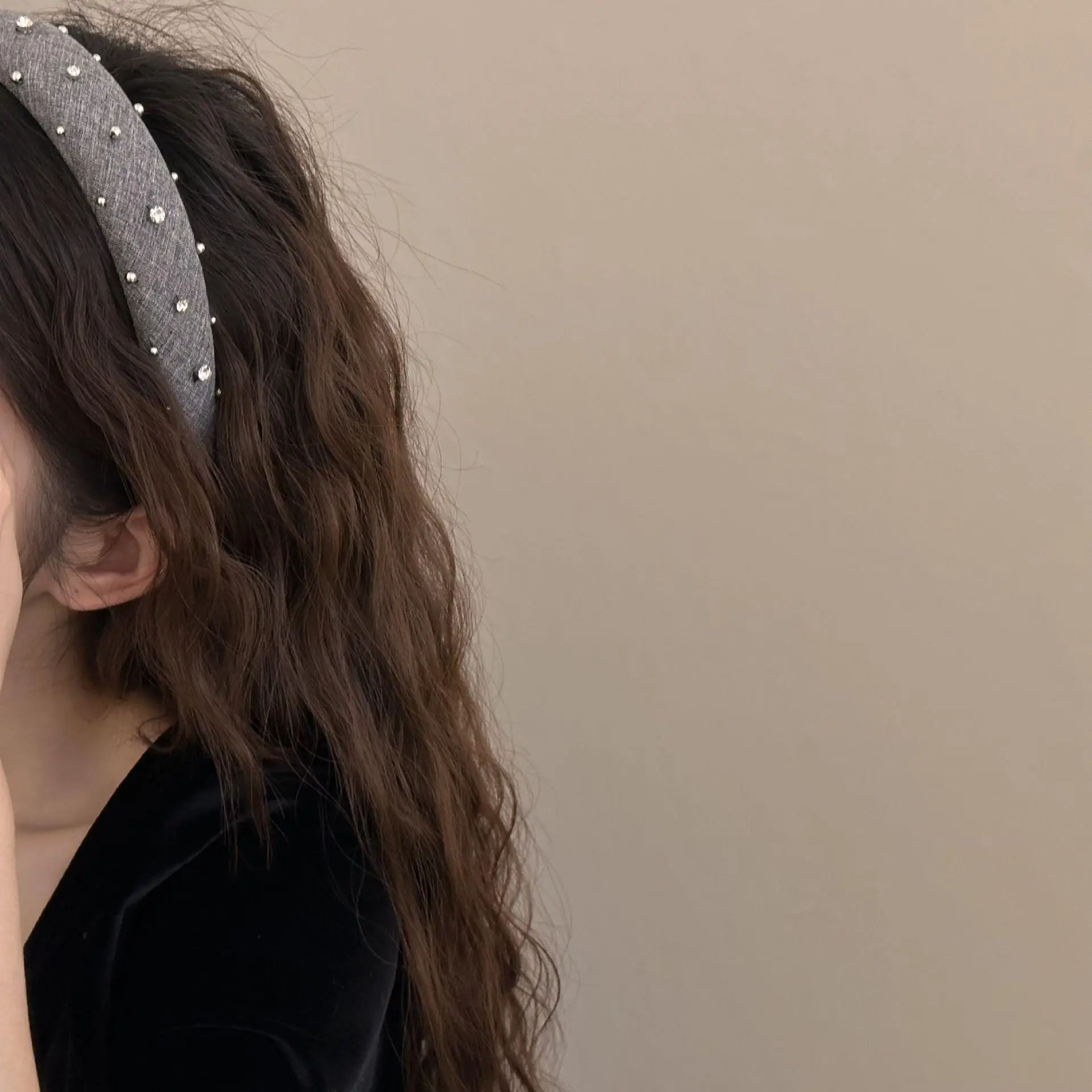 Black Rhinestone Skull Top Headband for Women - Image 6