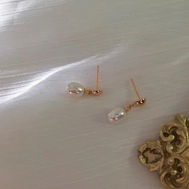 925 Silver Pearl Earrings Gold Plated Chanel Style Drop Shaped - Image 2