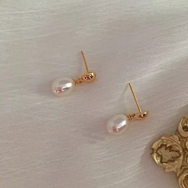 925 Silver Pearl Earrings Gold Plated Chanel Style Drop Shaped - Image 4