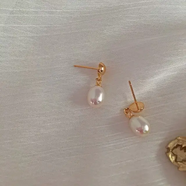 925 Silver Pearl Earrings Gold Plated Chanel Style Drop Shaped - Image 5