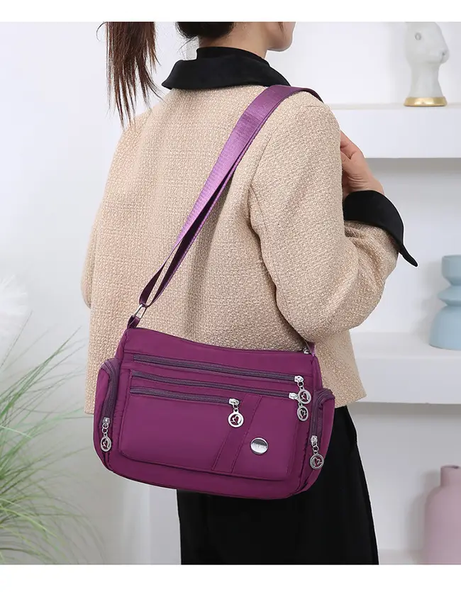 Women's Waterproof Nylon Shoulder Bag Large Capacity Korean Style — feature 18