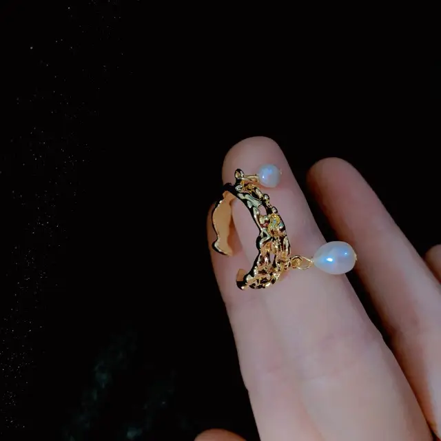Gold Pearl Open Ring for Women's Fashion - Image 2