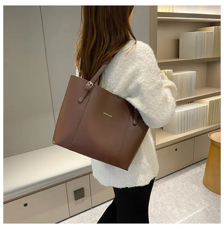 Retro Brown Beige Women's Shoulder Tote Bag 2023 — feature 13