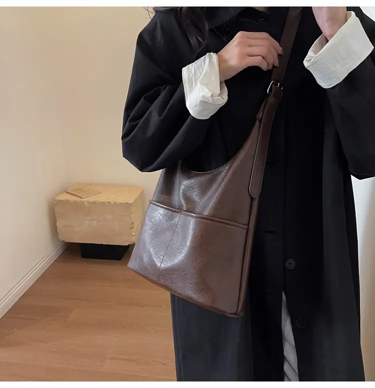 Vintage Brown Leather Shoulder Bag for Women 2024 — feature 10