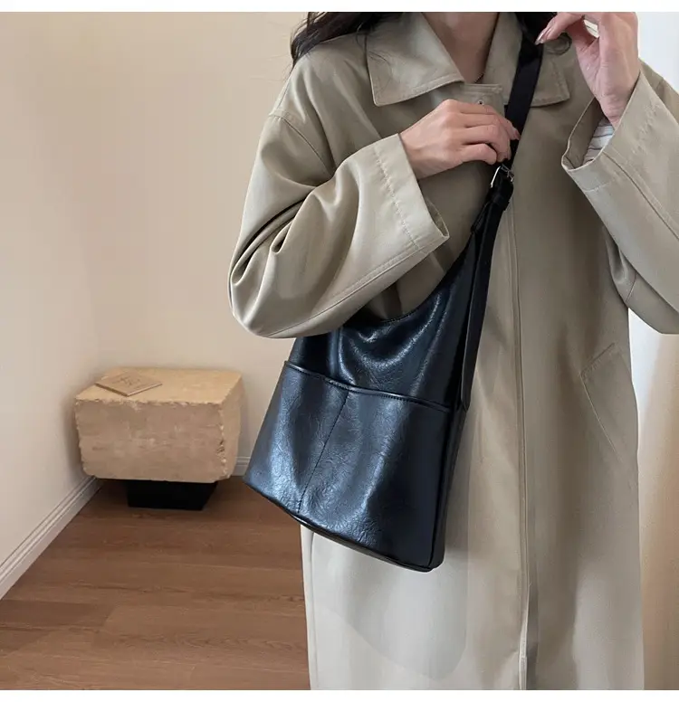 Vintage Brown Leather Shoulder Bag for Women 2024 — feature 13