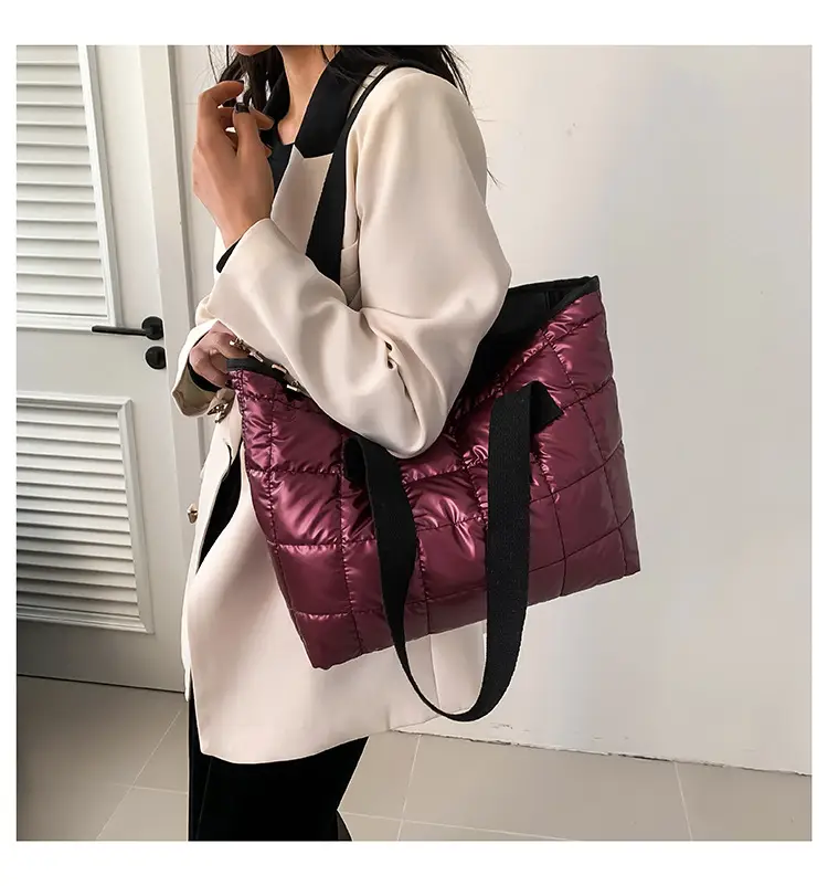 Women's Korean Style Padded Shoulder Tote Bag 2023 — feature 31