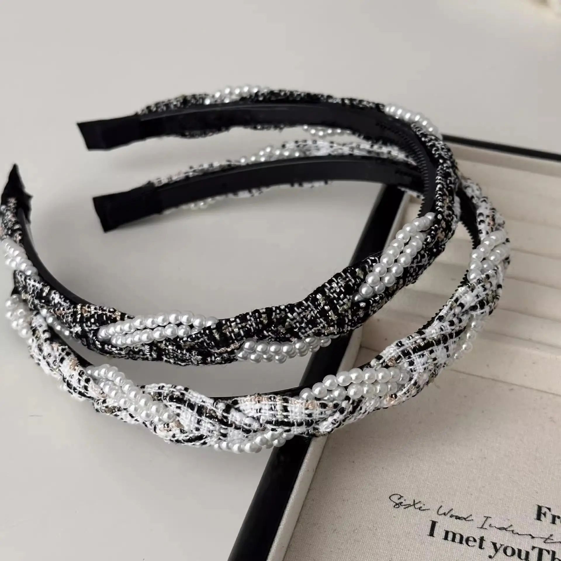 Narrow Pearl Twist Hair Band for Women — feature 7