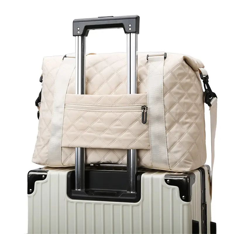 Black Quilted Travel Bag Large Capacity Lightweight - Image 10