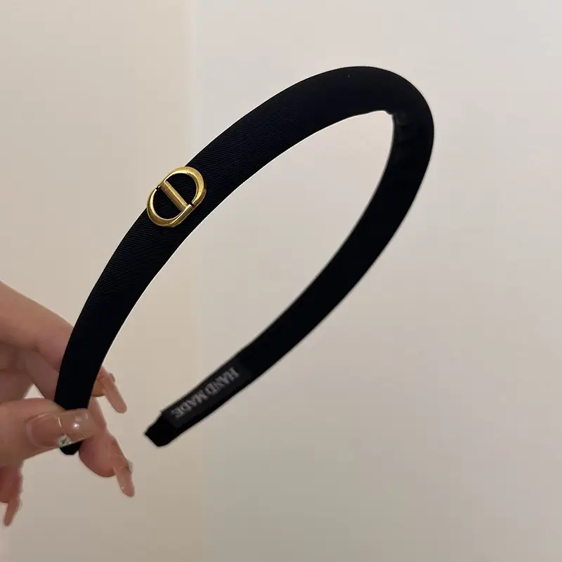 Chanel Style White Hairpin with Gold Clasp — feature 4