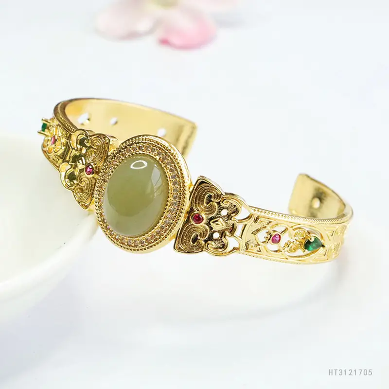 Guan Yu Jade Bracelet Clear Water Material Pigeon Egg Design — feature 8