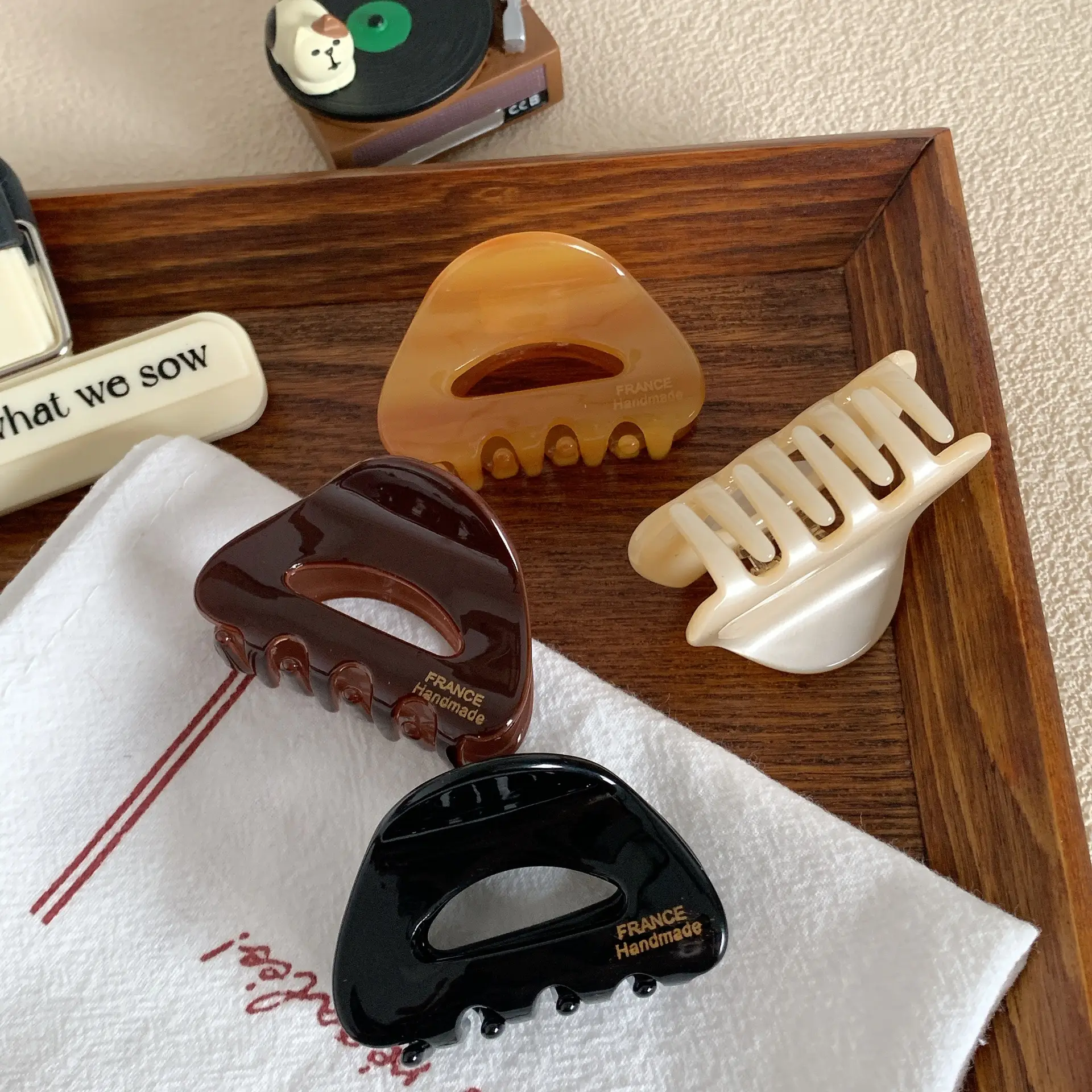 French Hairpin for Women with Acetate Grip — feature 14