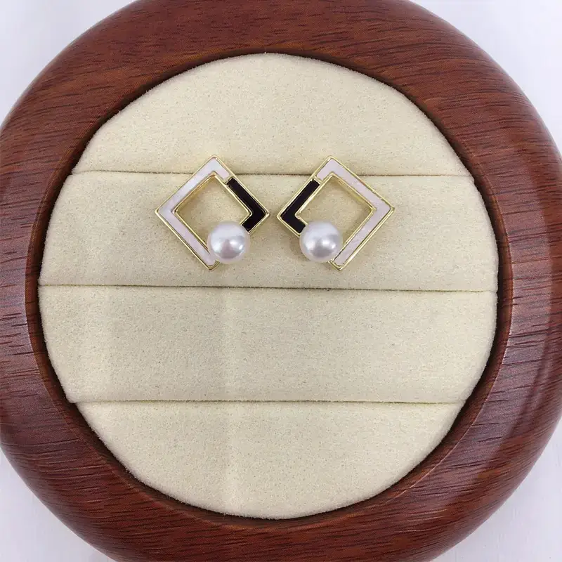 18K Gold-Filled Square Pearl Earrings for Women — feature 7
