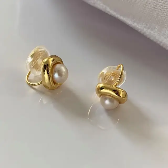 Classic Square Pearl Earrings for Women - Image 3