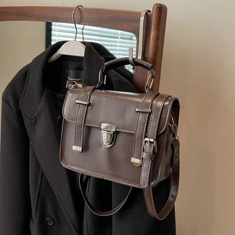 Women's tan leather shoulder messenger bag 2023 - Image 5