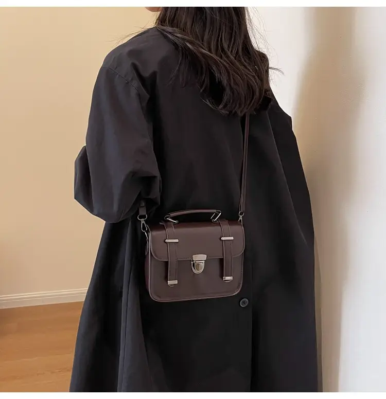 Women's tan leather shoulder messenger bag 2023 — feature 11