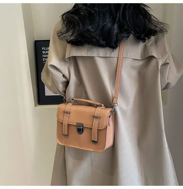 Women's tan leather shoulder messenger bag 2023 — feature 19