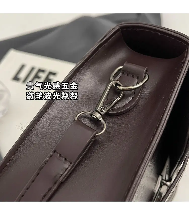 Women's tan leather shoulder messenger bag 2023 — feature 4