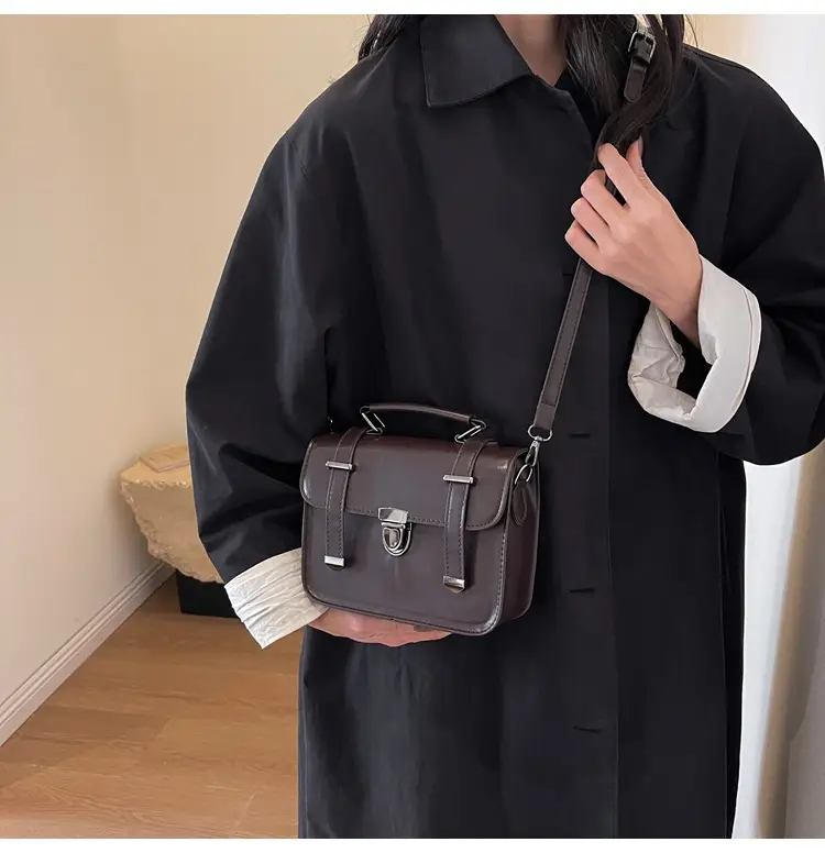 Women's tan leather shoulder messenger bag 2023 — feature 9