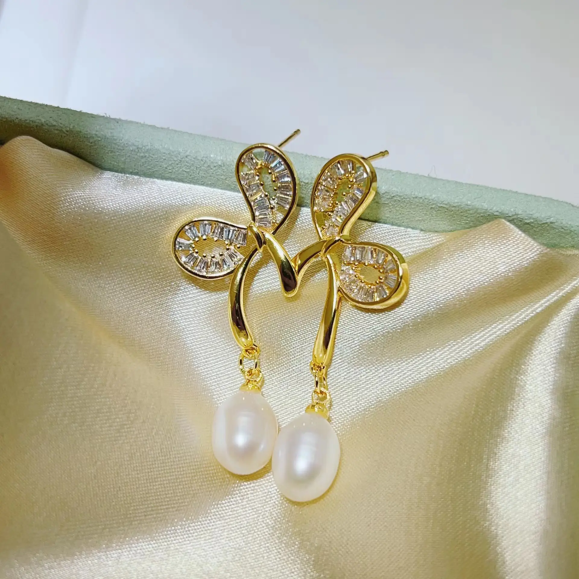 S925 Gold Pearl Star Earrings for Women - Image 10