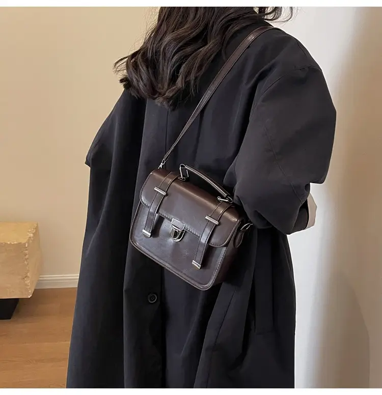 Small Square Korean Style Shoulder Bag 2023 Winter — feature 11