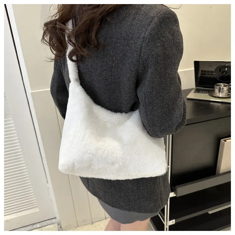 Winter Plush Shoulder Messenger Bag White Korean Style — feature 14