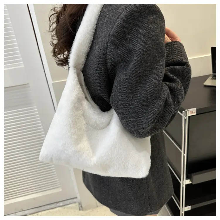 Winter Plush Shoulder Messenger Bag White Korean Style — feature 8
