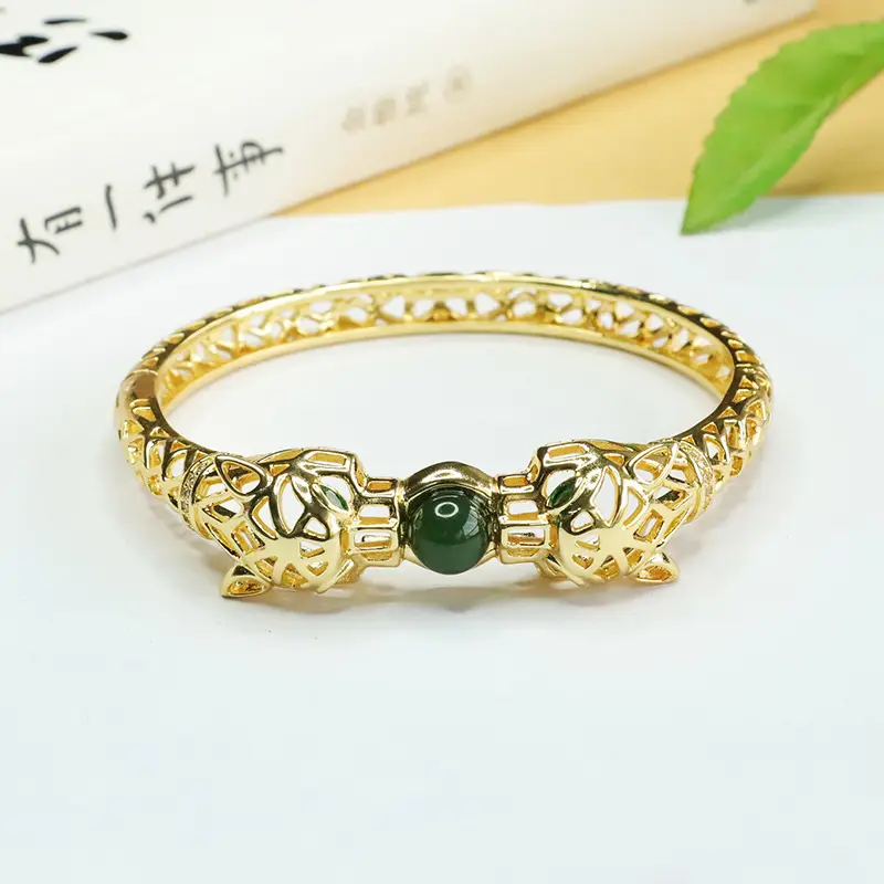 Jade Inlaid Bird Bracelet Gold Green Bead — feature 1