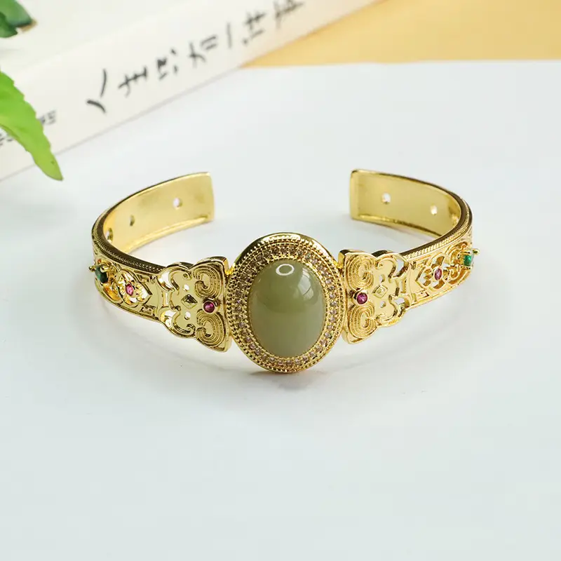 Aiyu Jade Bead Bracelet Clear Water Material Gold Tone — feature 1