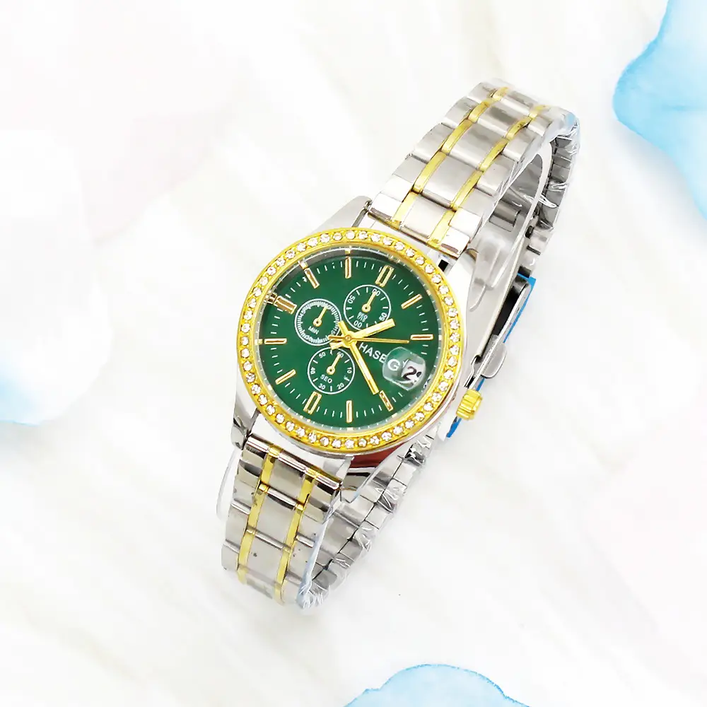 Women's Green Dial Luxury Watch with Diamond Bracelet — feature 5