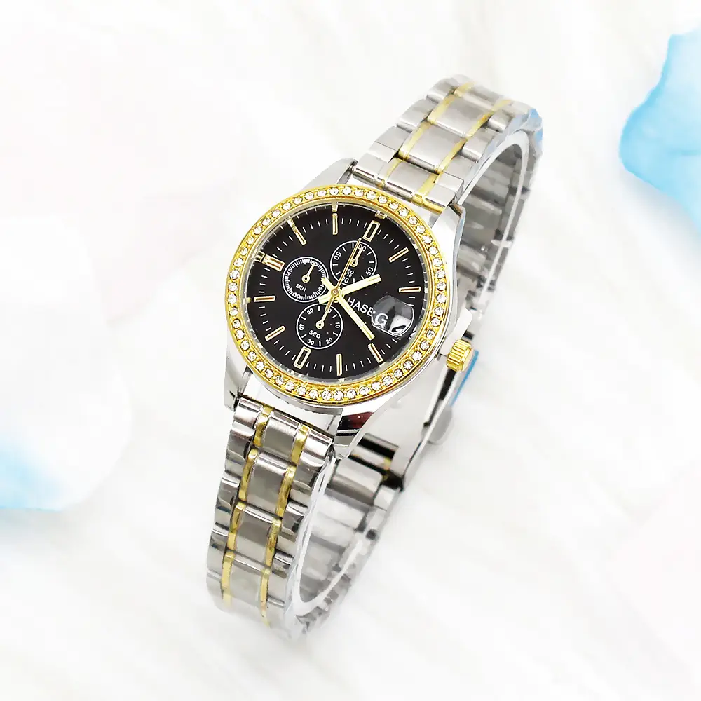 Women's Green Dial Luxury Watch with Diamond Bracelet — feature 6