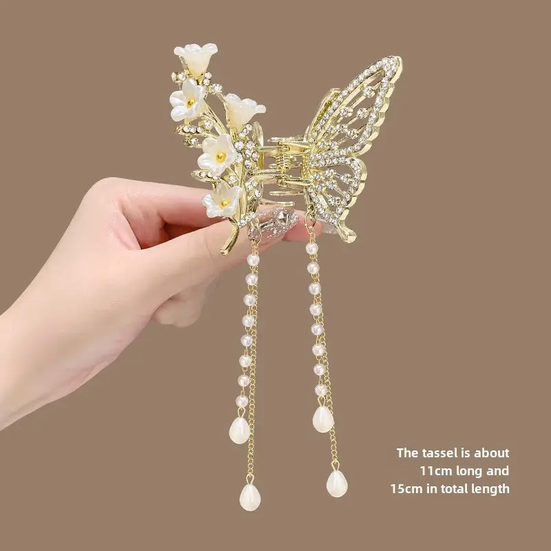Elegant Butterfly Hair Clip with Tassel Pendant for Women - Image 4