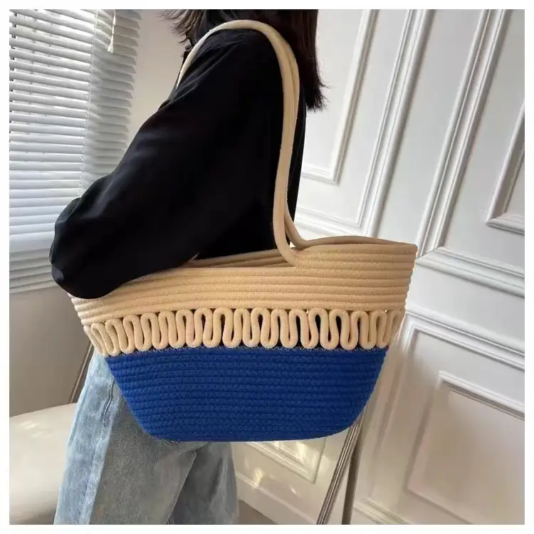 French Straw Shoulder Bag for Women New Summer Large Capacity - Image 4