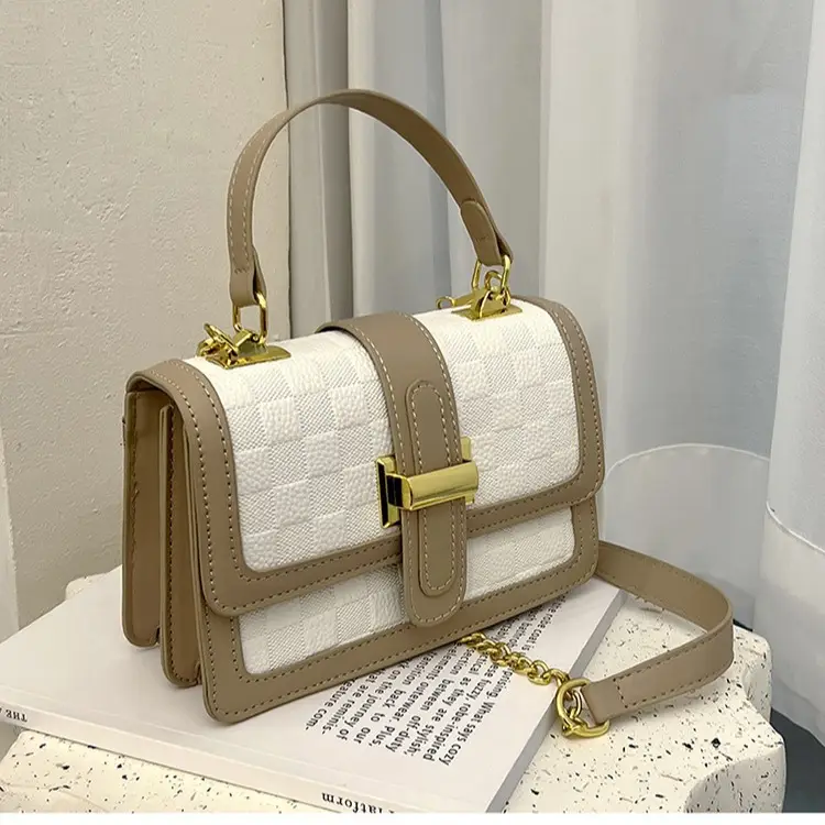 21X18 Inch Women's Chain Shoulder Bag Multi Color - Image 4