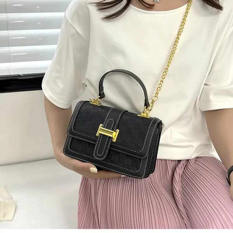 21X18 Inch Women's Chain Shoulder Bag Multi Color - Image 5