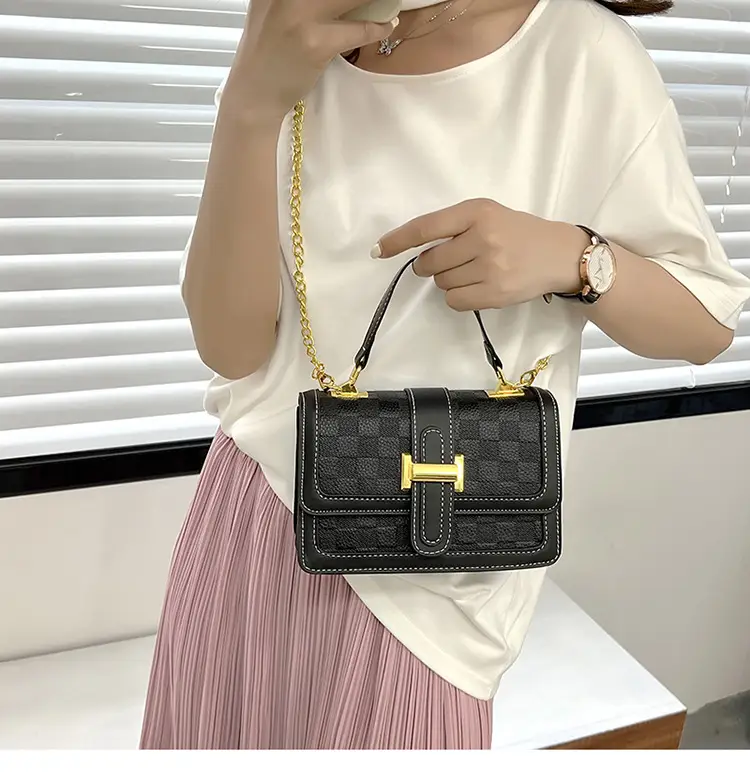 21X18 Inch Women's Chain Shoulder Bag Multi Color — feature 9