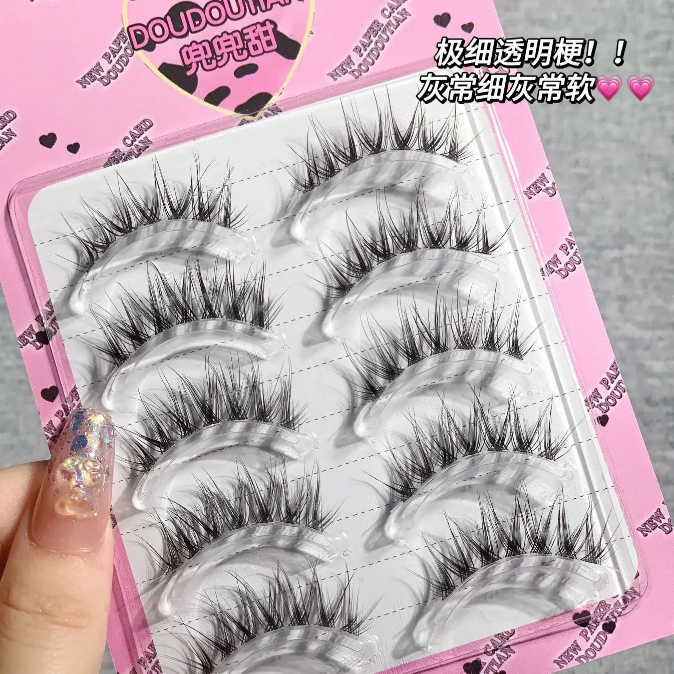 False Eyelashes for Women with Transparent Stems — feature 5