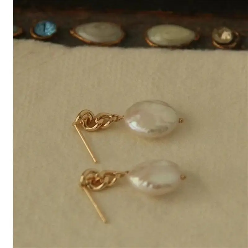 Yuhe Pearl Earrings S925 Silver Needle Simple Personality Niche Design — feature 7