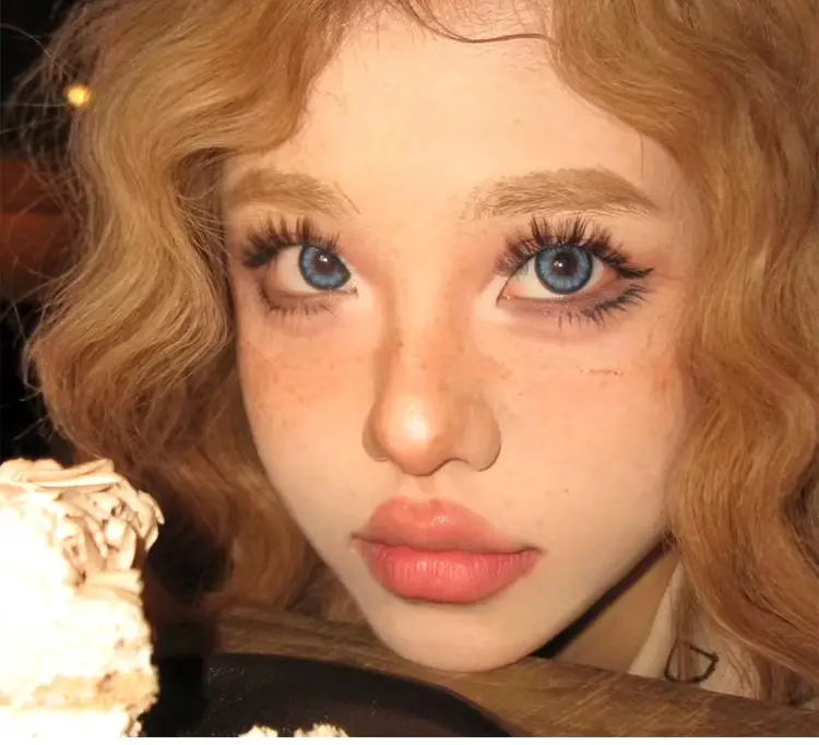 False Eyelashes for Women - Plush Kitten Ears & Wild Hair Design — feature 2
