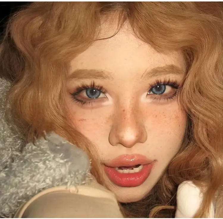 False Eyelashes for Women - Plush Kitten Ears & Wild Hair Design — feature 8