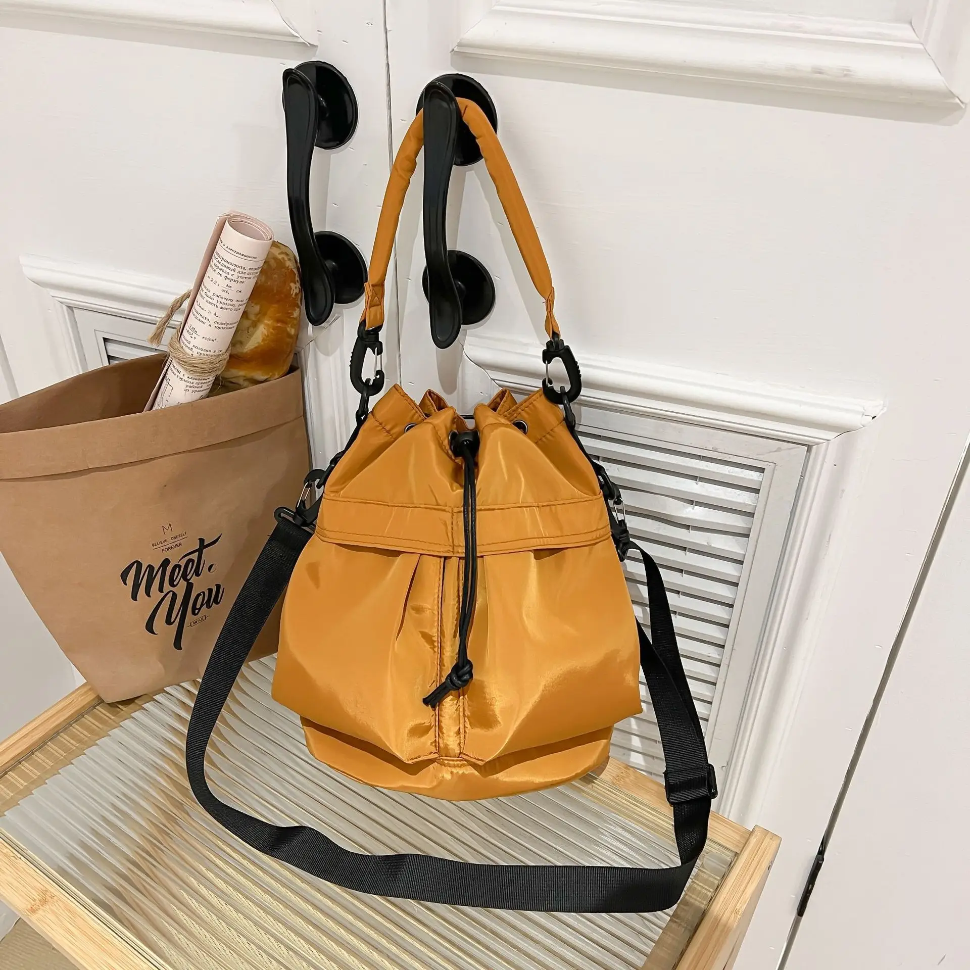 Women's Lightweight Nylon Shoulder Messenger Bag - Image 2