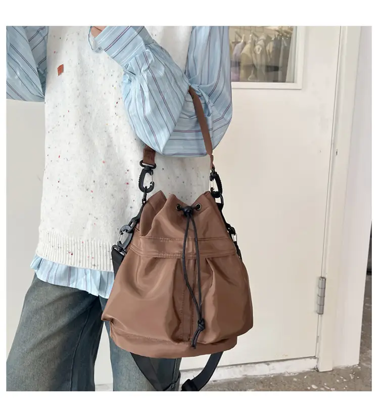 Women's Lightweight Nylon Shoulder Messenger Bag — feature 2