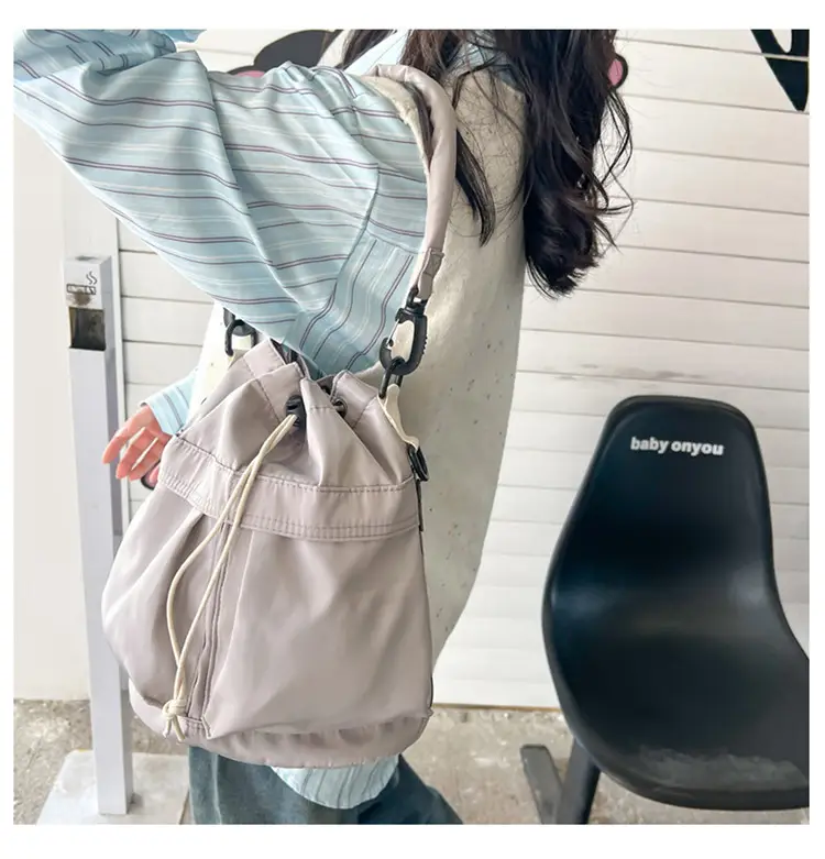 Women's Lightweight Nylon Shoulder Messenger Bag — feature 3