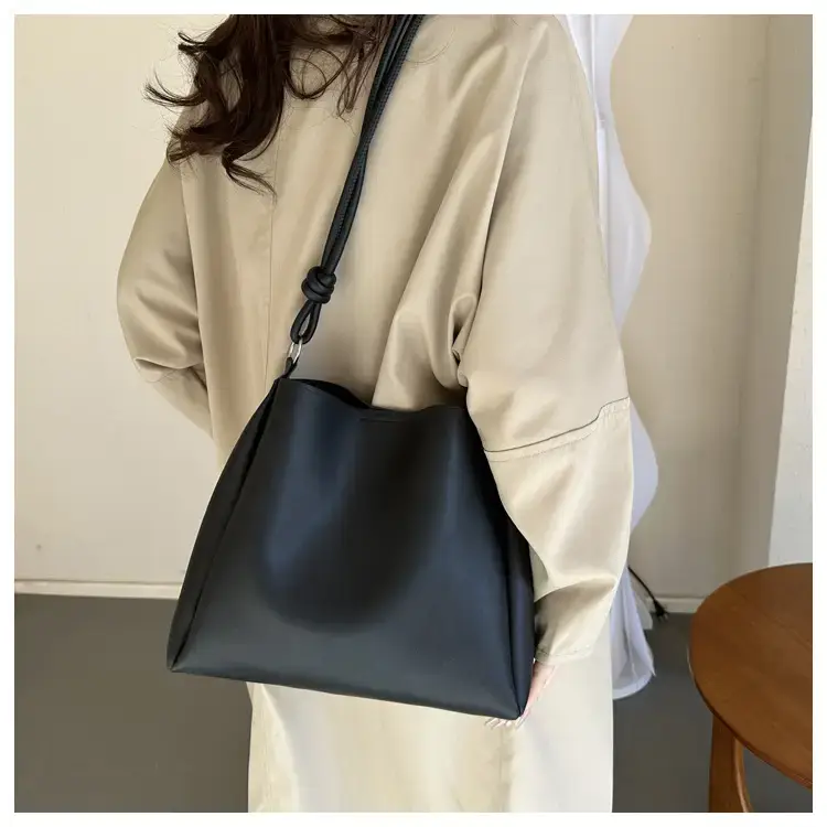 Black Crossbody Tote Bag for Women Winter Style — feature 11