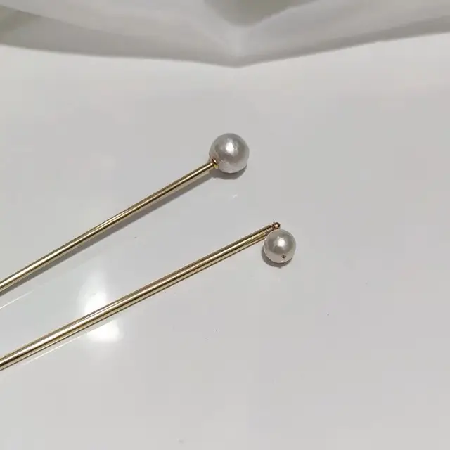 Natural Pearl Hairpin with Gold Tone - Image 4